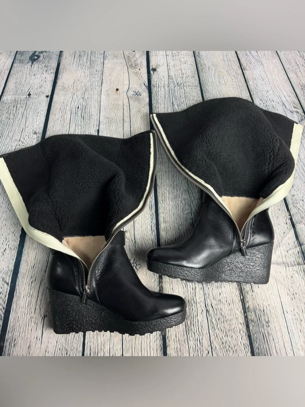 Michael Kors Black Quilted Leather Wedge Knee Winter Boots Sherpa Lined Sz 8 US - Picture 9 of 16